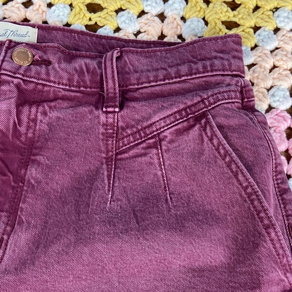 Universal Thread Women's High Waist berry midi Magenta Jean Denim Shorts size 12 - Picture 5 of 11